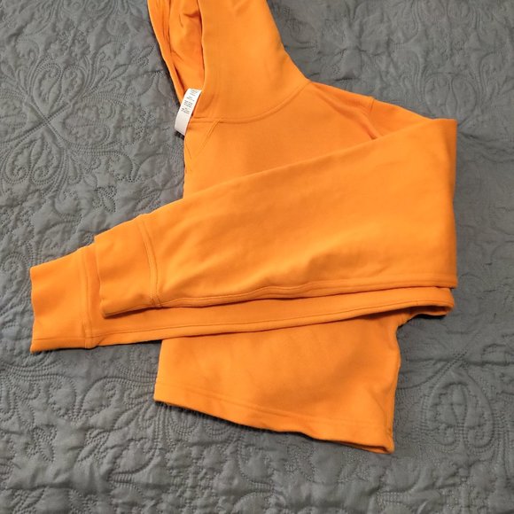 lululemon athletica Tops - Lululemon cropped hoodie